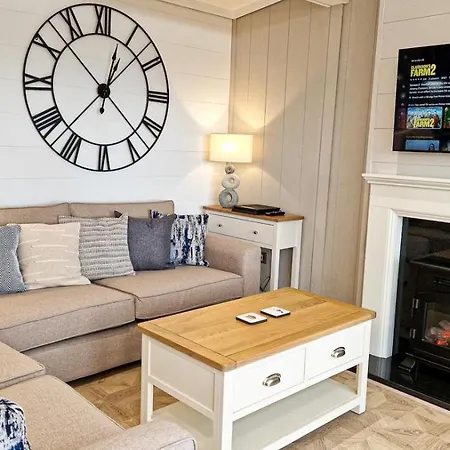 2 Bed In Oc-b32821 *