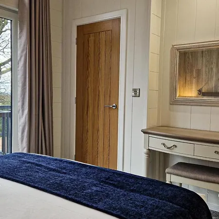 2 Bed In Oc-b32821 *