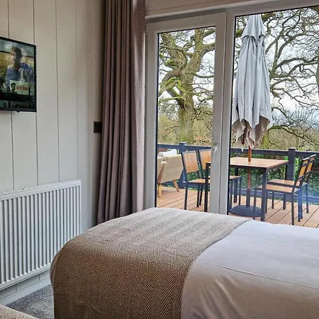 Lodge 2 Bed In Oc-b32821 *